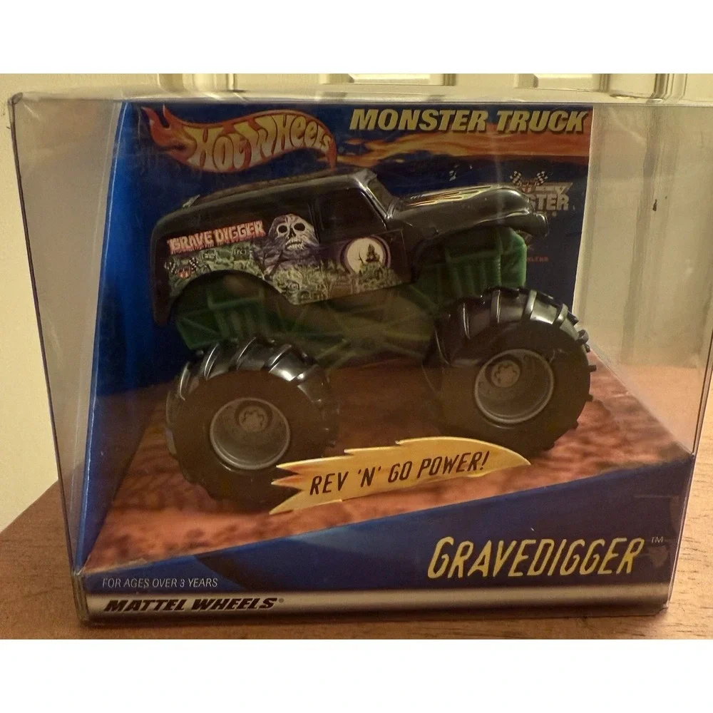 Hot Wheels Monster Jam Truck Gravedigger Rev N Go 1/43 Mattel New In Box‎ 2000